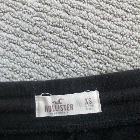 Hollister Shorts - Picture 2 of 3
